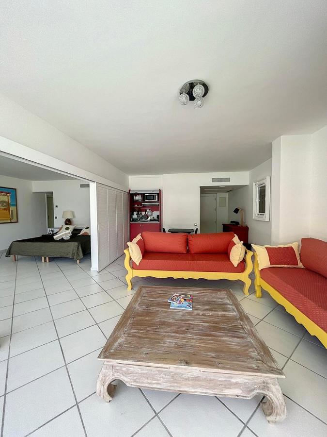 Le Domaine Anse Marcel Beach Resort Esterno foto