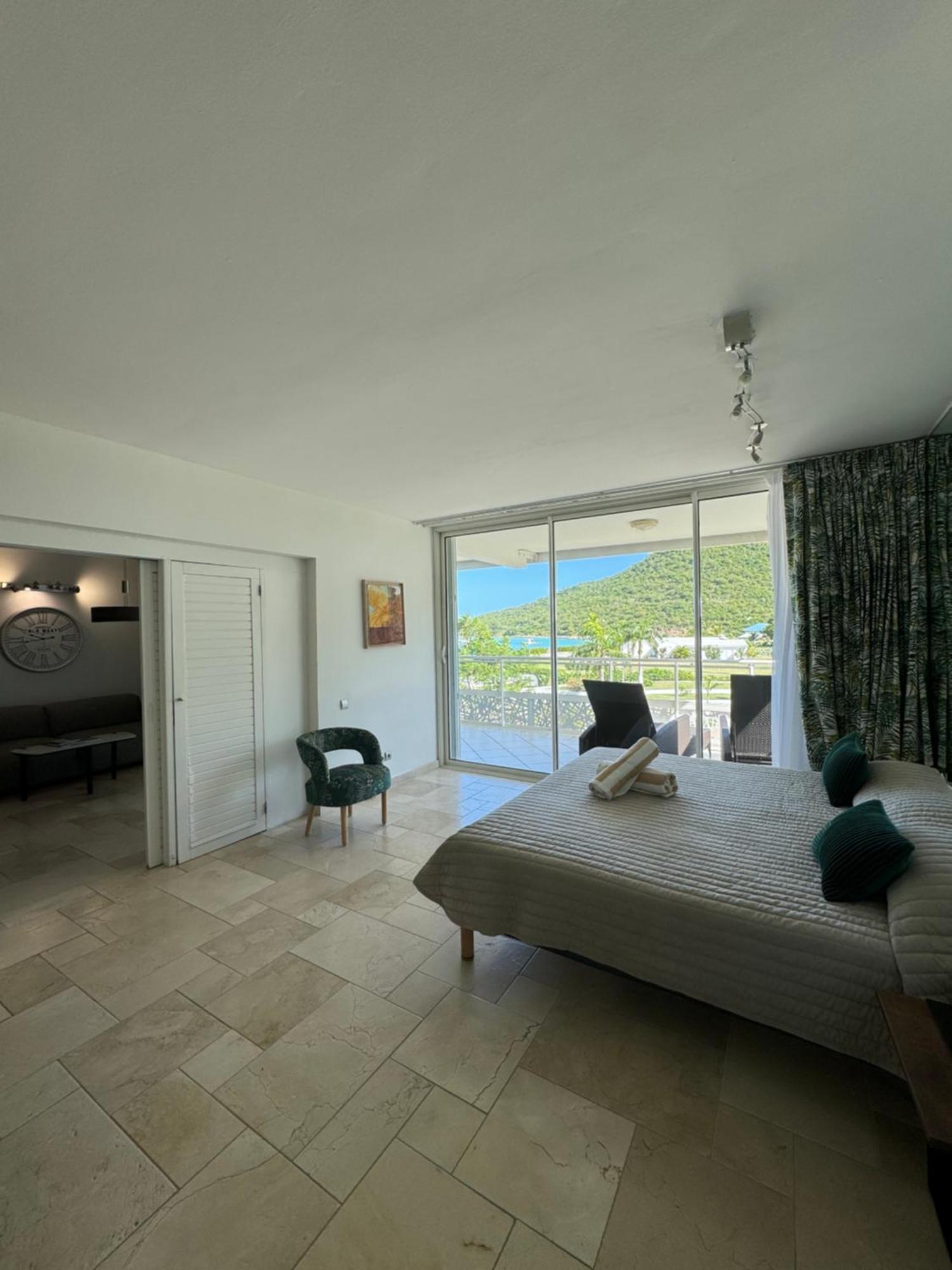 Le Domaine Anse Marcel Beach Resort Esterno foto